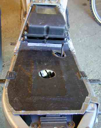 Raised lid and heat shield (12kB)